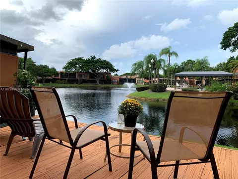 9725 N New River Canal Rd #424, Plantation, FL 33324