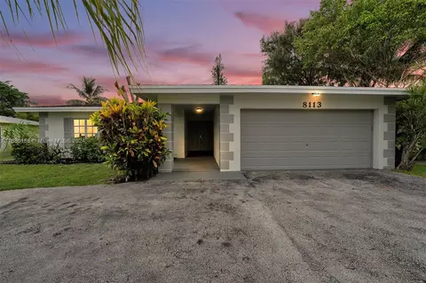 8113 NW 70th Ave, Tamarac, FL 33321