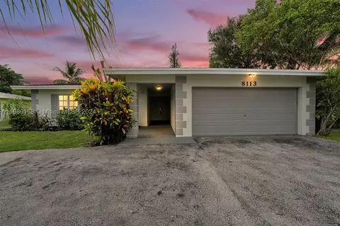 8113 NW 70th Ave, Tamarac, FL 33321