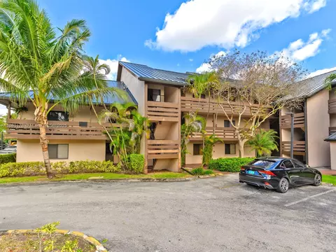 140 SW 96th Ter #101, Plantation, FL 33324