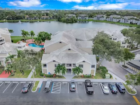 2880 N Oakland Forest Dr #102, Oakland Park, FL 33309