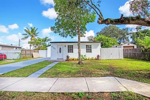 3761 SW 45th Ave, West Park, FL 33023