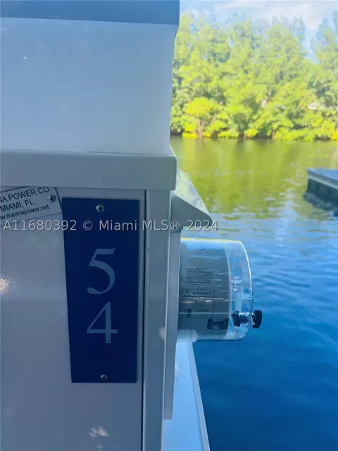 3575 Mystic Pointe Drslip 54, Aventura, FL 33180