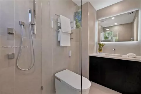 2945 Bridgeport Ave #E, Miami, FL 33133 photo 20