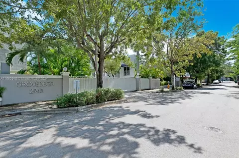2945 Bridgeport Ave #E, Miami, FL 33133 photo 2