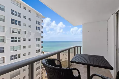 6039 Collins Ave #1423, Miami Beach, FL 33140
