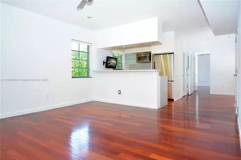 1057 15th St #21, Miami Beach, FL 33139