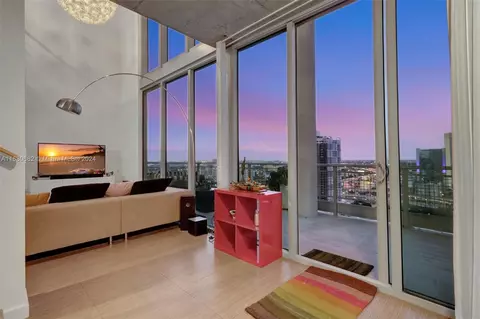 690 SW 1st Ct #3113, Miami, FL 33130
