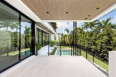 650 Warren Ln, Key Biscayne, FL 33149 photo 5