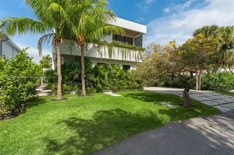 650 Warren Ln, Key Biscayne, FL 33149 photo 3