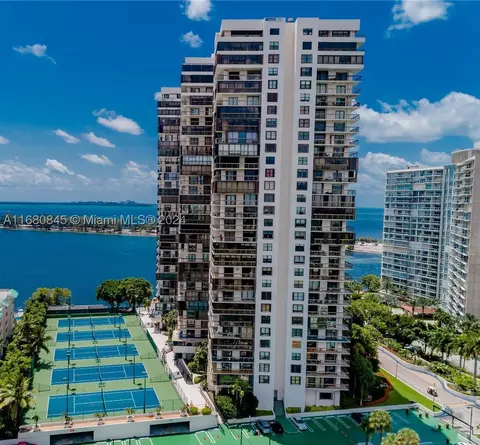 2333 Brickell Ave #2611, Miami, FL 33129