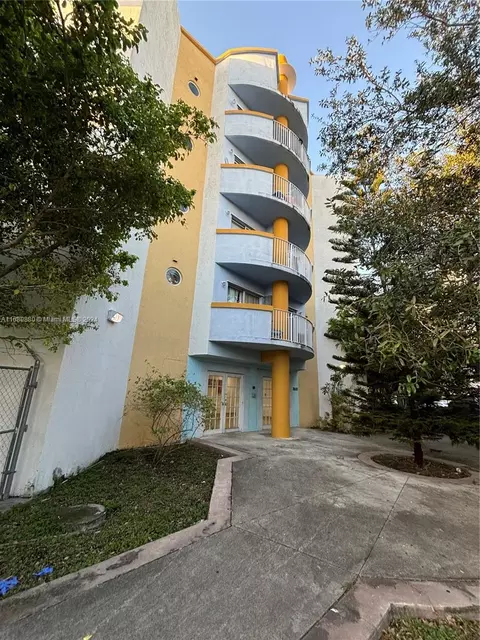 2600 NW 23rd Ct #502, Miami, FL 33142