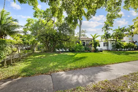 524 Mendoza Ave, Coral Gables, FL 33134