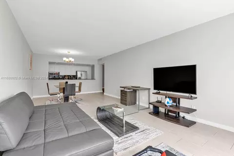 19380 Collins Ave #1005, Sunny Isles Beach, FL 33160