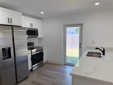 5931 SW 62nd Ter, South Miami, FL 33143