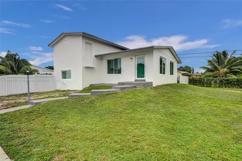 3800 NW 185th Ter, Miami Gardens, FL 33055