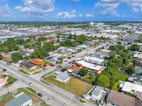 View/Area - 1002 E 19th St, Hialeah, FL 33013 photo 4 of 6