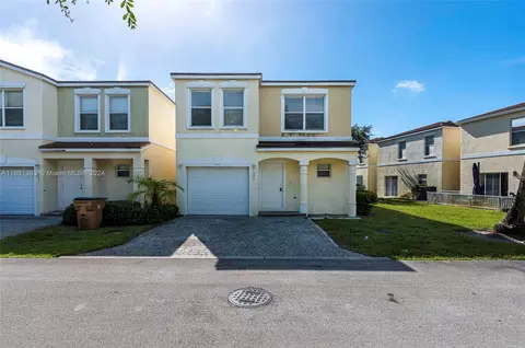 973 SW 15th St, Deerfield Beach, FL 33441