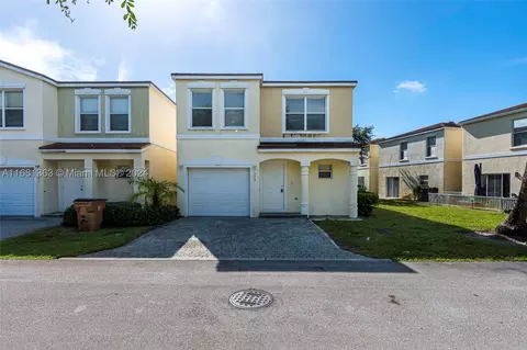 973 SW 15th St, Deerfield Beach, FL 33441