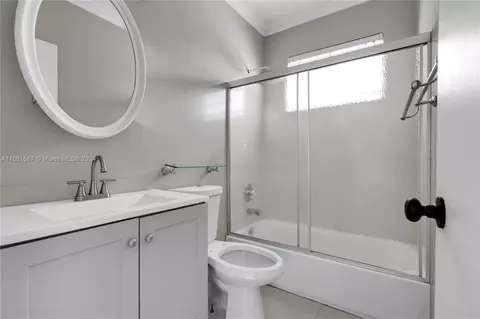Bath - 1875 W 2nd Ave, Hialeah, FL 33010 photo 1 of 3