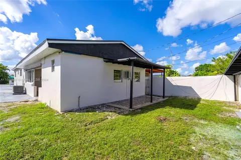 Exterior - 1875 W 2nd Ave, Hialeah, FL 33010 photo 7 of 7