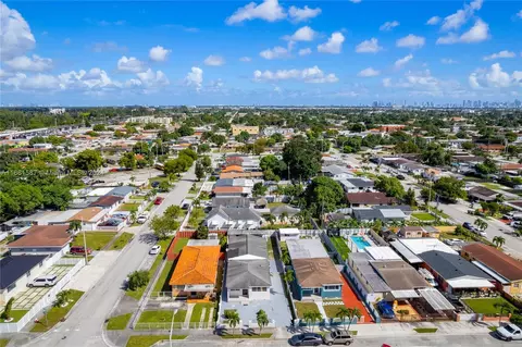 View/Area - 1875 W 2nd Ave, Hialeah, FL 33010 photo 3 of 6
