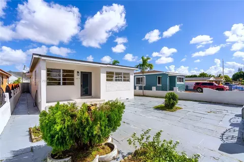 Exterior - 1875 W 2nd Ave, Hialeah, FL 33010 photo 2 of 7