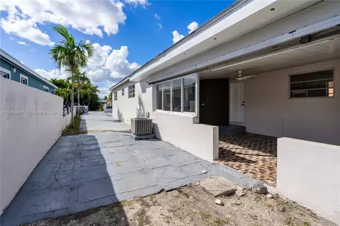 Exterior - 1875 W 2nd Ave, Hialeah, FL 33010 photo 4 of 7