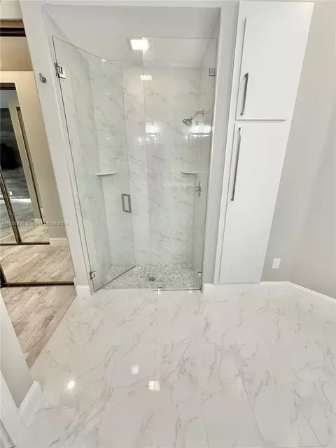 Bath - 135 Hampton Cir, Jupiter, FL 33458 photo 4 of 7