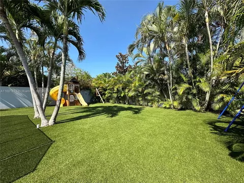Exterior - 135 Hampton Cir, Jupiter, FL 33458 photo 4 of 5
