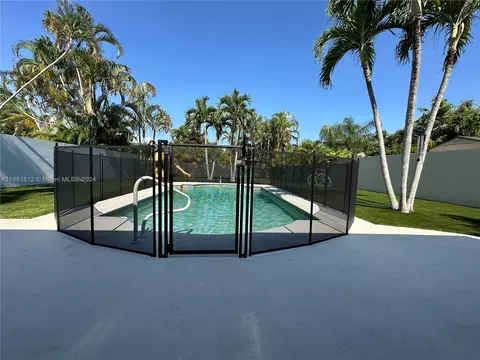 Exterior - 135 Hampton Cir, Jupiter, FL 33458 photo 5 of 5