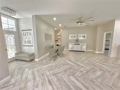 Living - 135 Hampton Cir, Jupiter, FL 33458 photo 5 of 7
