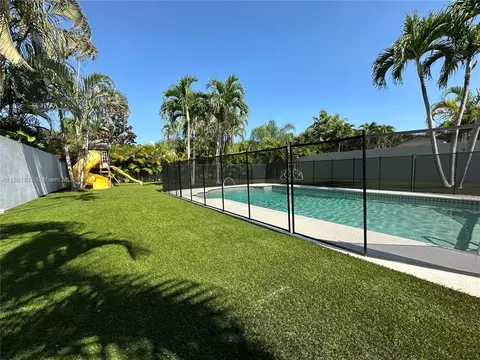 Exterior - 135 Hampton Cir, Jupiter, FL 33458 photo 3 of 5
