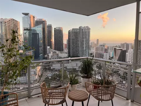350 S Miami Ave #3404, Miami, FL 33130