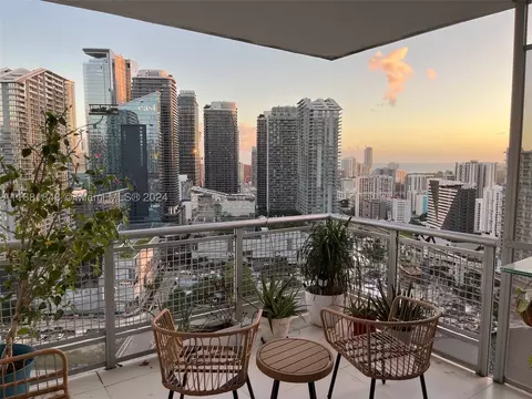 350 S Miami Ave #3404, Miami, FL 33130