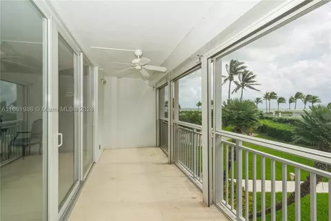 611 Ocean Dr #2E, Key Biscayne, FL 33149