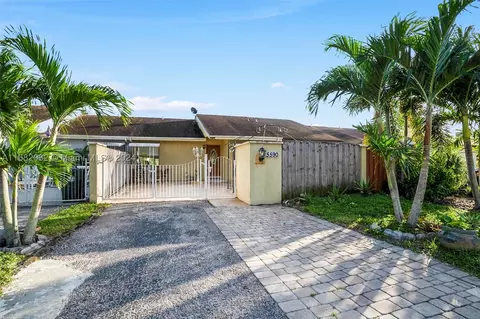 5590 Biscayne Dr, Greenacres, FL 33463