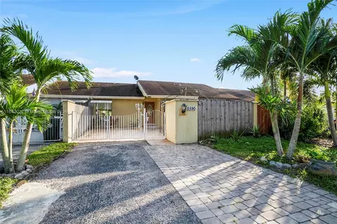 5590 Biscayne Dr, Greenacres, FL 33463