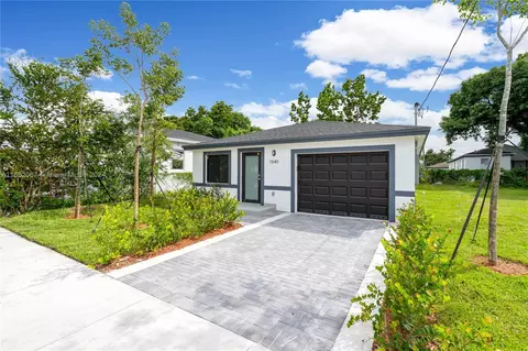 1540 NW 66th St, Miami, FL 33147