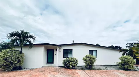 18531 NW 82nd Ct, Hialeah, FL 33015