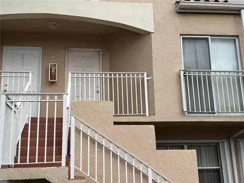 665 NW 85th Pl #10-203, Miami, FL 33126