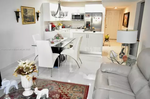 1555 W 44th Pl #250, Hialeah, FL 33012