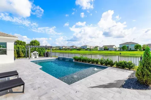 Exterior - 5840 Whippoorwill Cir, Westlake, FL 33470 photo 7 of 20