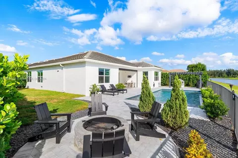 Exterior - 5840 Whippoorwill Cir, Westlake, FL 33470 photo 8 of 20