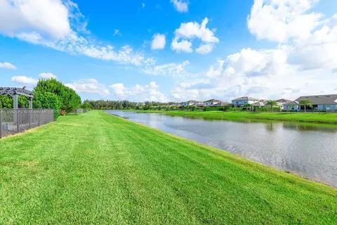 Exterior - 5840 Whippoorwill Cir, Westlake, FL 33470 photo 9 of 20