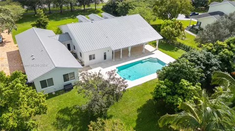 2001 SW 112th Ave, Davie, FL 33325