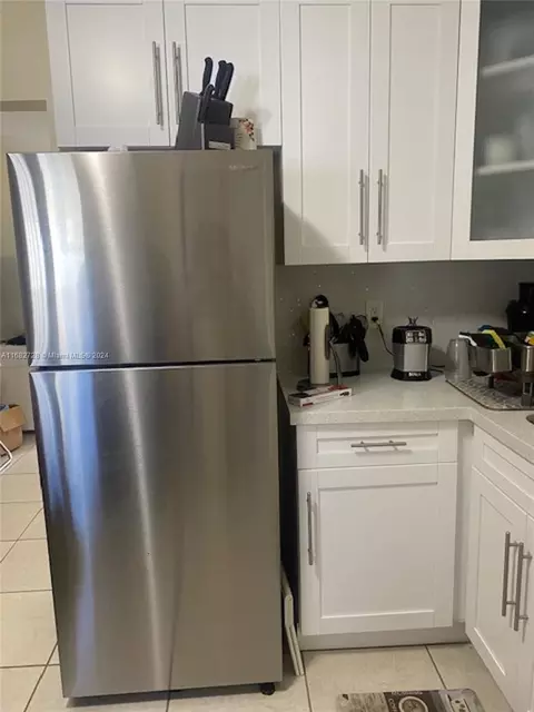 Kitchen - 2551 SW 18th St, Miami, FL 33145 photo 2 of 3