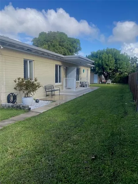 Exterior - 2551 SW 18th St, Miami, FL 33145 photo 1 of 3