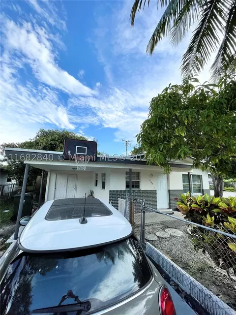 3544 SW 12th Ct, Fort Lauderdale, FL 33312