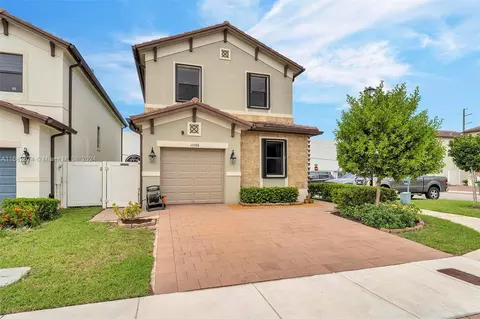 11066 W 35th Way, Hialeah, FL 33018 photo 3